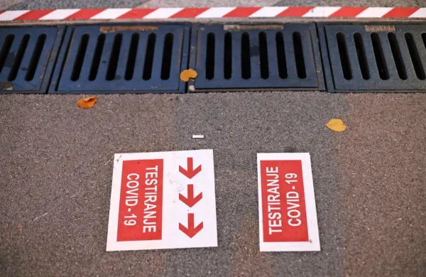 V četrtek potrdili 2225 okužb z novim koronavirusom