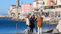 Po rekordnem januarju in februarju so zaradi vojne v Ukrajini 
turistične napovedi spet nekoliko manj obetavne. 