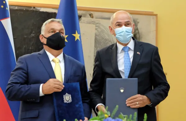 Vlada je odločitev, da hotelov Save ne bo prepustila Madžarom, 
sprejela na dan, ko se je Janez Janša srečal v Lendavi z Viktorjem 
Orbanom.