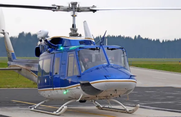 Helikopter AB 212 odhaja v zaslužen pokoj v Pivko. 