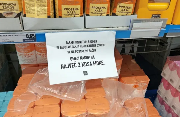 Dva litra olja in dva kilograma moke tudi v na&scaron;ih trgovinah