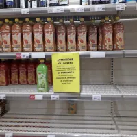 Dva litra olja in dva kilograma moke tudi v na&scaron;ih trgovinah