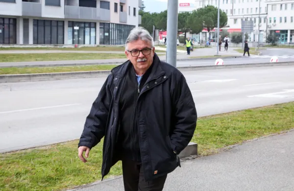 Izolski  zdravnik  Tihomir  Pešić  se  je    znašel  pod drobnogledom  po    
prijavi  zdravnika  medicine  dela.