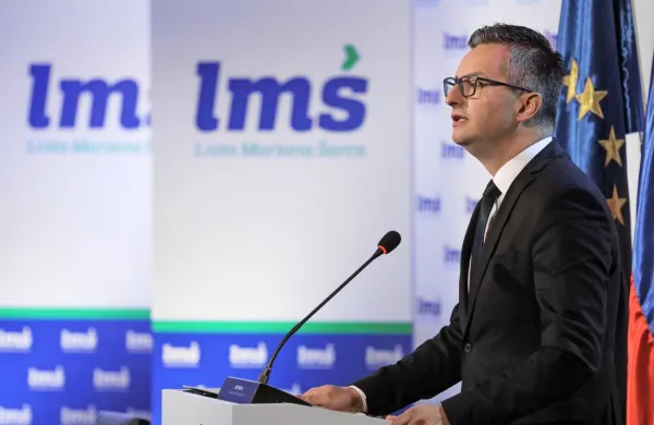 Delegati LMŠ so  Marjanu Šarcu podelili nov mandat na čelu 
stranke. 