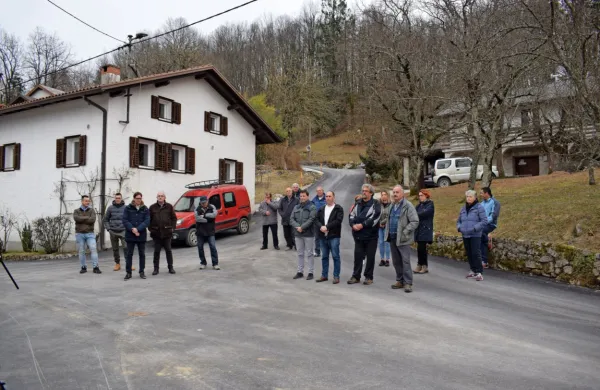V  Zavrhu so končno dobili vodo iz javnega vodovoda, občina bo 
letos gradila še vodovod Ilovica. 