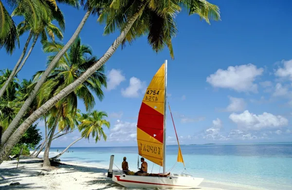 Tudi na Maldive lahko odnesete glasovnico, a jo morate pravočasno odposlati, da bo najkasneje do 2. maja na naši Državni 
volilni komisiji. 