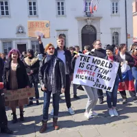 Mladi v Ljubljani, Mariboru in Kopru opozarjali na podnebne spremembe