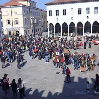 Mladi v Ljubljani, Mariboru in Kopru opozarjali na podnebne spremembe