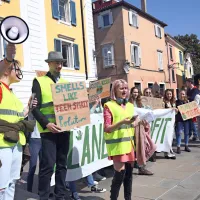 Mladi v Ljubljani, Mariboru in Kopru opozarjali na podnebne spremembe