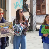Mladi v Ljubljani, Mariboru in Kopru opozarjali na podnebne spremembe
