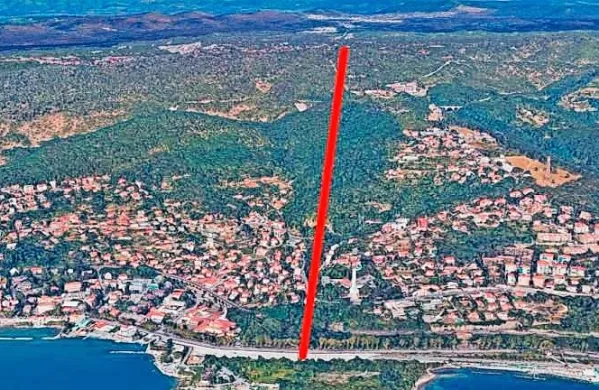 Po tej trasi naj bi vozila žičnica (foto vir: Primorski dnevnik)