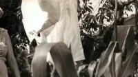 Lucianina tašča Amalija Babič na njivi, kjer so pridelali tudi nekaj 
zelenjave za botegin.