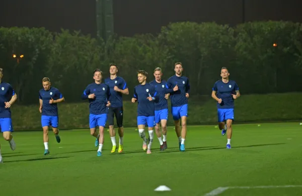 Slovenska nogometna reprezentanca se bo ob 15. uri pomerila z 
reprezentanco  Hrvaške.