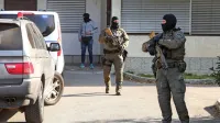 Sojenje  Klemnu  Kadivcu  in  soobtoženima  na  koprskem  sodišču  
spremljajo  strogi  varnostni  ukrepi. 