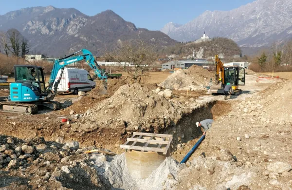 Obrtna cona bo za podjetnike urejena z vso komunalno infrastrukturo vred proti koncu avgusta. 