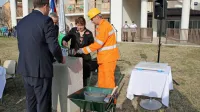 Dom starejših občanov Kresnice bodo zgradili v neposredni bližini  
zdajšnjega doma, ki bo po selitvi dejavnosti v nov objekt zaprl 
vrata.  