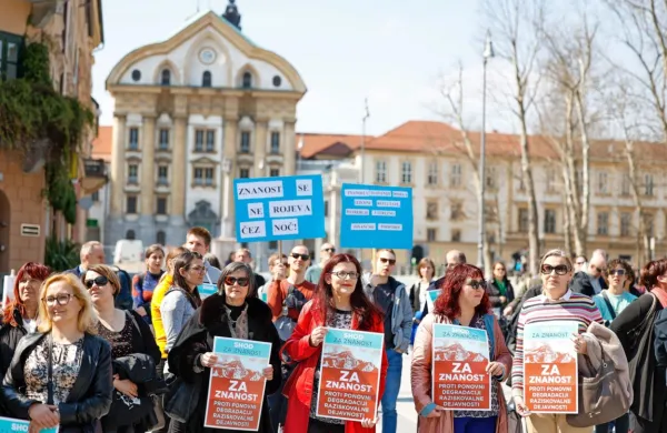 Na shodu za znanost so bili kritični do ustanavljanja novih 
visokošolskih in raziskovalnih zavodov.