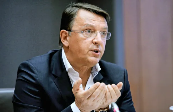 Anton Rop od države zaradi neupravičenega pregona zahteva 
127.000 evrov odškodnine.