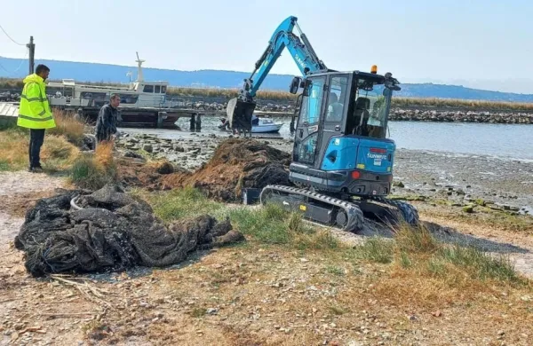 Skoraj 18 ton so bile težke stare ribiške mreže, ki jih je Okolje Piran 
potegnilo iz ribiškega mandrača na Seči in njegove okolice. 