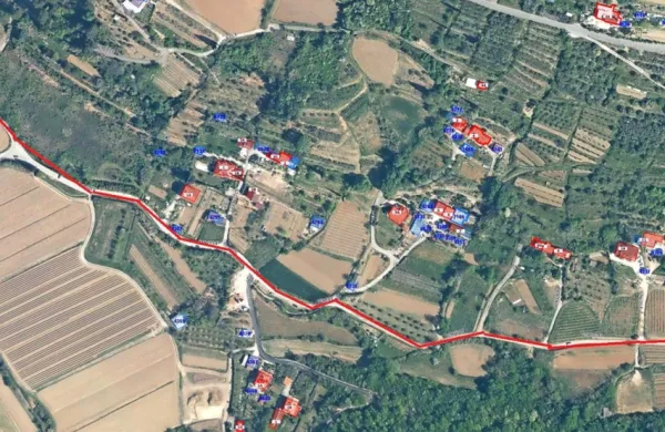 Delna zapora ceste v spodnjih Vinjolah