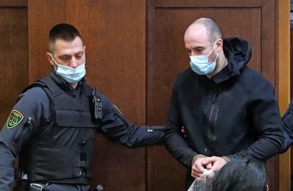 Bojan  Stanojević (desno), obtožen  ugrabitve,  je  včeraj  po dveh  letih  in  
petih  mesecih  zapustil    koprski  pripor.  