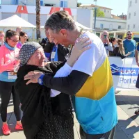 Polmaraton je uspešno pretekel tudi najbolj znani rekreativec 
med slovenskimi politiki, predsednik Borut Pahor, ki mu je v cilju 
čestitala članica društva Šavrini in anka Šavrinke.