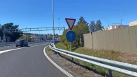 Za vožnjo po odseku obalne hitre ceste od uvoza z Ljubljanske 
ceste do bencinskega servisa je že 14 let potrebna vinjeta, 
poudarja Dars.