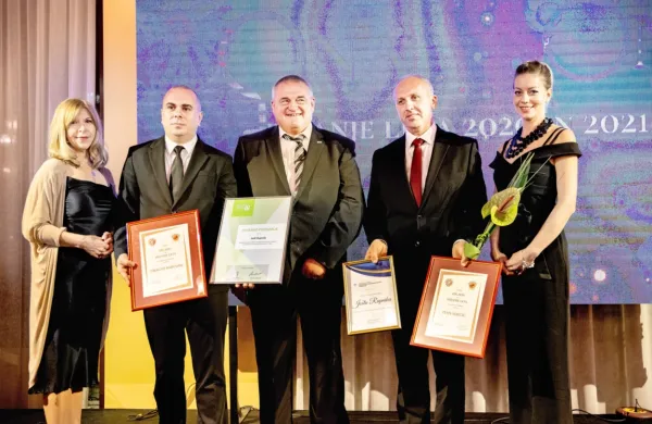 On leta 2020 in 2021 sta kustos in učitelj zdravstvene nege