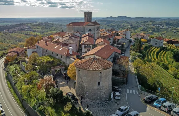 Na destinaciji Brda so oblikovali skupni koncept, ki pod okriljem 
znamke Brdalicious po vzoru dobrih domačih in tujih praks 
združuje ponudnike briške kulinarike.