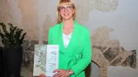Strokovnjakinja za narečja dr. Suzana Todorović je v Manziolijevi palači  predstavila še  tretji del 
istrskobeneškega jezikovnega atlasa.