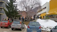 Ker je četrtina občanov čez noč ostala brez zdravnika, bodo morali vsi občani na zdravnike čakati  dlje. 