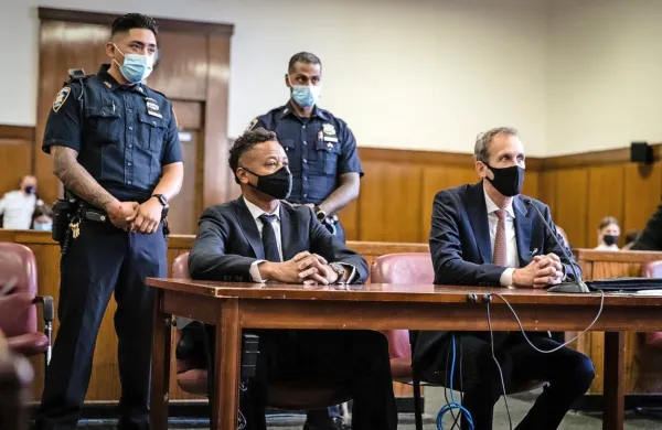 Cuba Gooding Jr. se je na sodišču opravičil za otipavanje in prisilno 
poljubljanje natakaric.