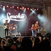 Smokie napolnili halo Tivoli