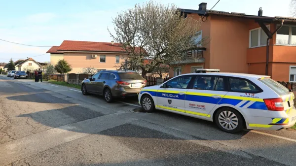 Moškega so v hiši v Brunšviku skušali oživljati, a zaman. Umrl je 
zaradi vbodne rane.  