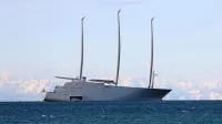 Preden je odplula v Trst na popravilo, se je futuristična jadrnica 
Sailing Yacht A postavljala na ogled v slovenskem morju.