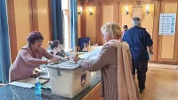 Kako kaže strankam v zadnjih dveh javnomnenjskih raziskavah?