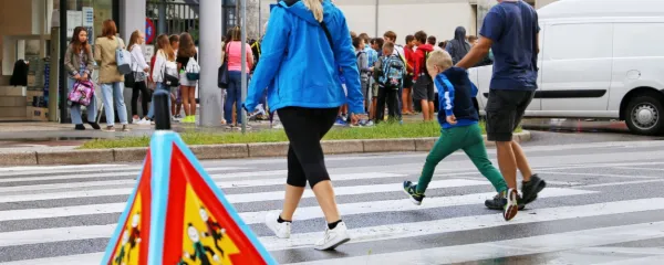 &ldquo;Rabim iti v &scaron;olo&rdquo; ali &ldquo;Moram iti v &scaron;olo&rdquo;?