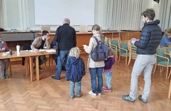 Valicon: Skoraj polovica udeležencev volitev v DZ volila taktično