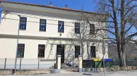 Ob podružnični šoli v Šmihelu bo do prihodnje pomladi zrasla 
nova dvorana.