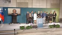 Robert Golob naj bi danes začel pogovore o sestavi nove vlade s SD 
in Levico, med kandidati za ministre pa so tudi nekateri vidni 
predstavniki njegove stranke. 