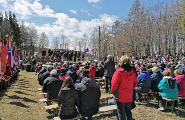 Na slovesnosti ob  dnevu upora proti okupatorju, 80. obletnici 
nanoške bitke,  in 81. obletnici ustanovitve OF se je spet zbrala 
množica  domoljubov. 