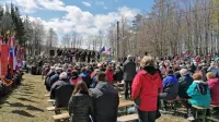 Na slovesnosti ob  dnevu upora proti okupatorju, 80. obletnici 
nanoške bitke,  in 81. obletnici ustanovitve OF se je spet zbrala 
množica  domoljubov. 