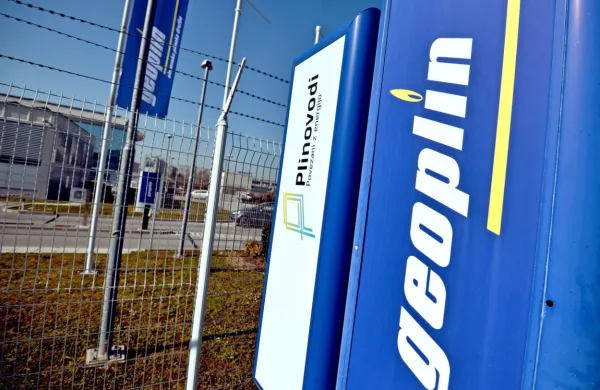 Dobave zemeljskega plina po pogodbi, ki jo ima družba Geoplin 
sklenjeno z rusko energetsko družbo Gazprom, tečejo v Slovenijo 
skladno z nominacijami, so danes potrdili na Geoplinu.
