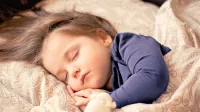 Težji potek okužbe s hepatitisom neznanega vzroka se pojavlja  pri otrocih, ki so po strokovni oceni  manj odporni. 
