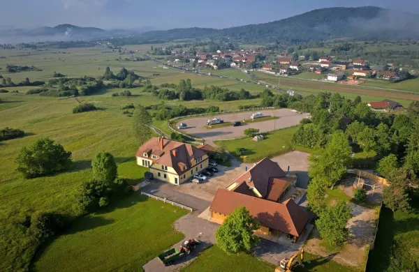 Med najboljšimi slovenskimi kampi po izboru uporabnikov portala 
camping.info je tudi  Plana & Bar 66 pri Pivki.