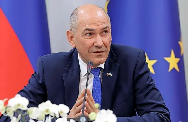 Premier Janez Janša je v poslanici ob 1. maju, mednarodnem 
prazniku dela, poudaril, da je Slovenija danes v dobri kondiciji.