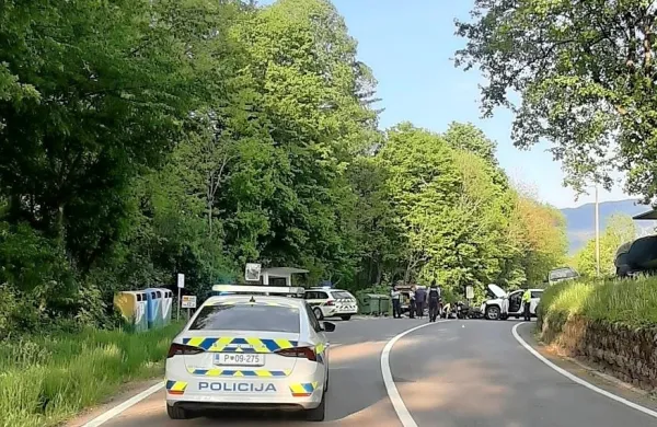 V dveh nesrečah motorist in sopotnica huje po&scaron;kodovana