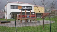 Višji stroški dela,  materiala in storitev, v prvi vrsti pa živil  se 
poznajo tudi pri cenah programov otroškega vrtca.