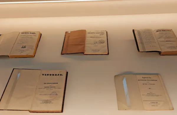 Danes mineva 10 let od smrti bibliofila in zbiratelja starih tiskov 
slovenskih pesnikov in pisateljev, Staneta Bačarja. 