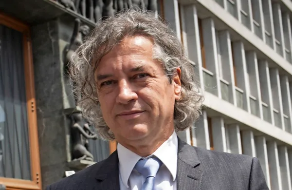 Robert Golob zagotavlja, da pogajanja dobro napredujejo in da bo 
Slovenija novo vlado imela 3. junija.